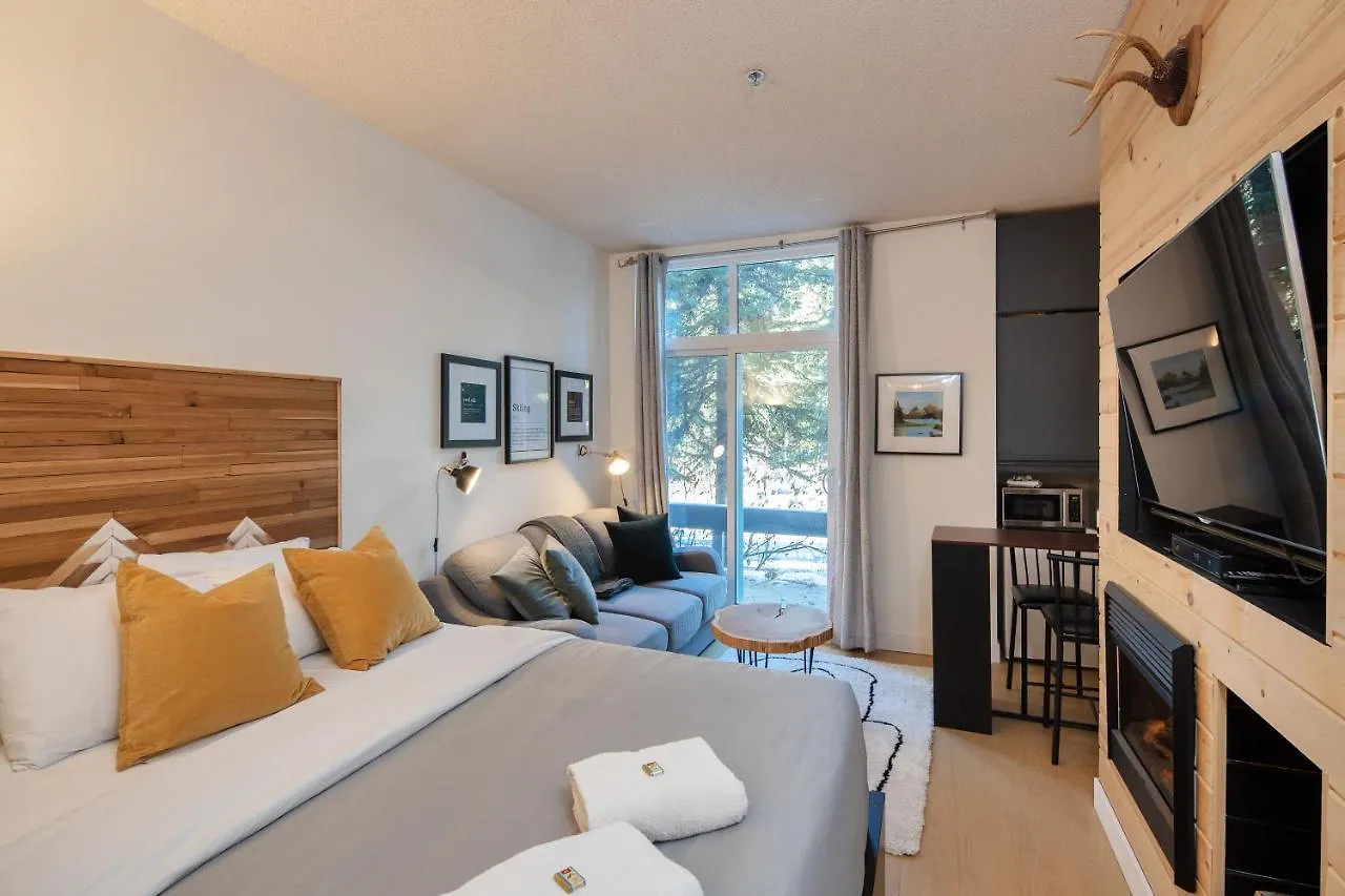 Impeccable Glacier Lodge Hotel Room W Pool+Hot Tub Whistler Apartment