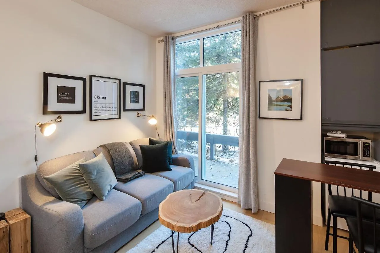 Apartment Impeccable Glacier Lodge Hotel Room W Pool+Hot Tub Whistler Canada
