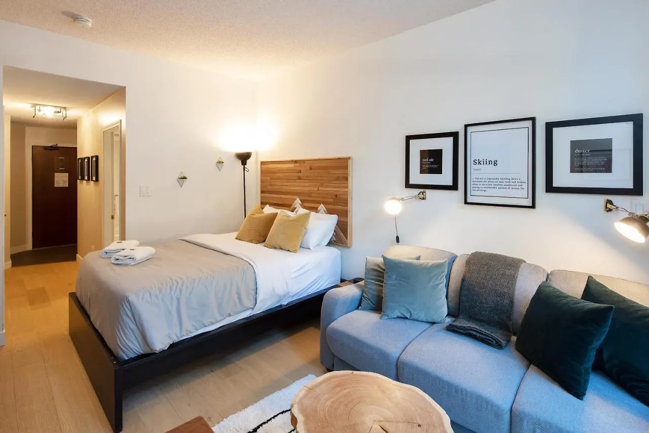 Apartment Impeccable Glacier Lodge Hotel Room W Pool+Hot Tub Whistler