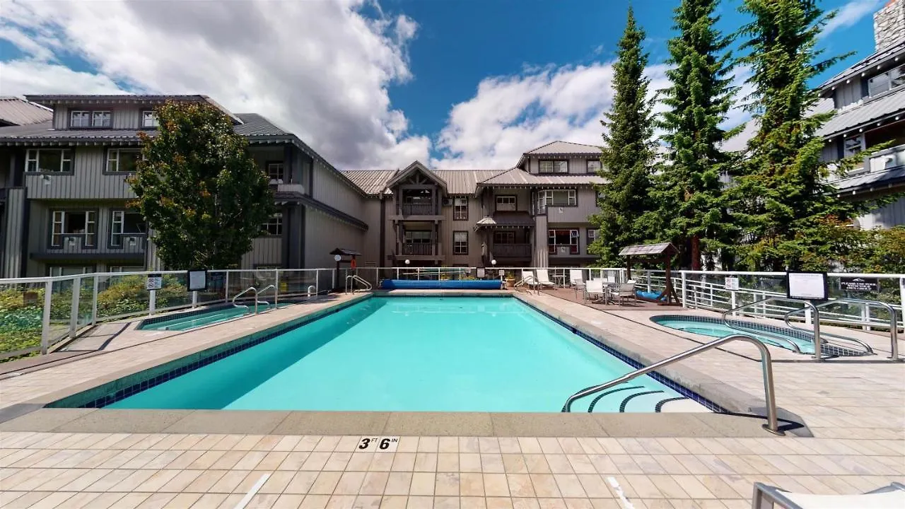 Impeccable Glacier Lodge Hotel Room W Pool+Hot Tub Whistler